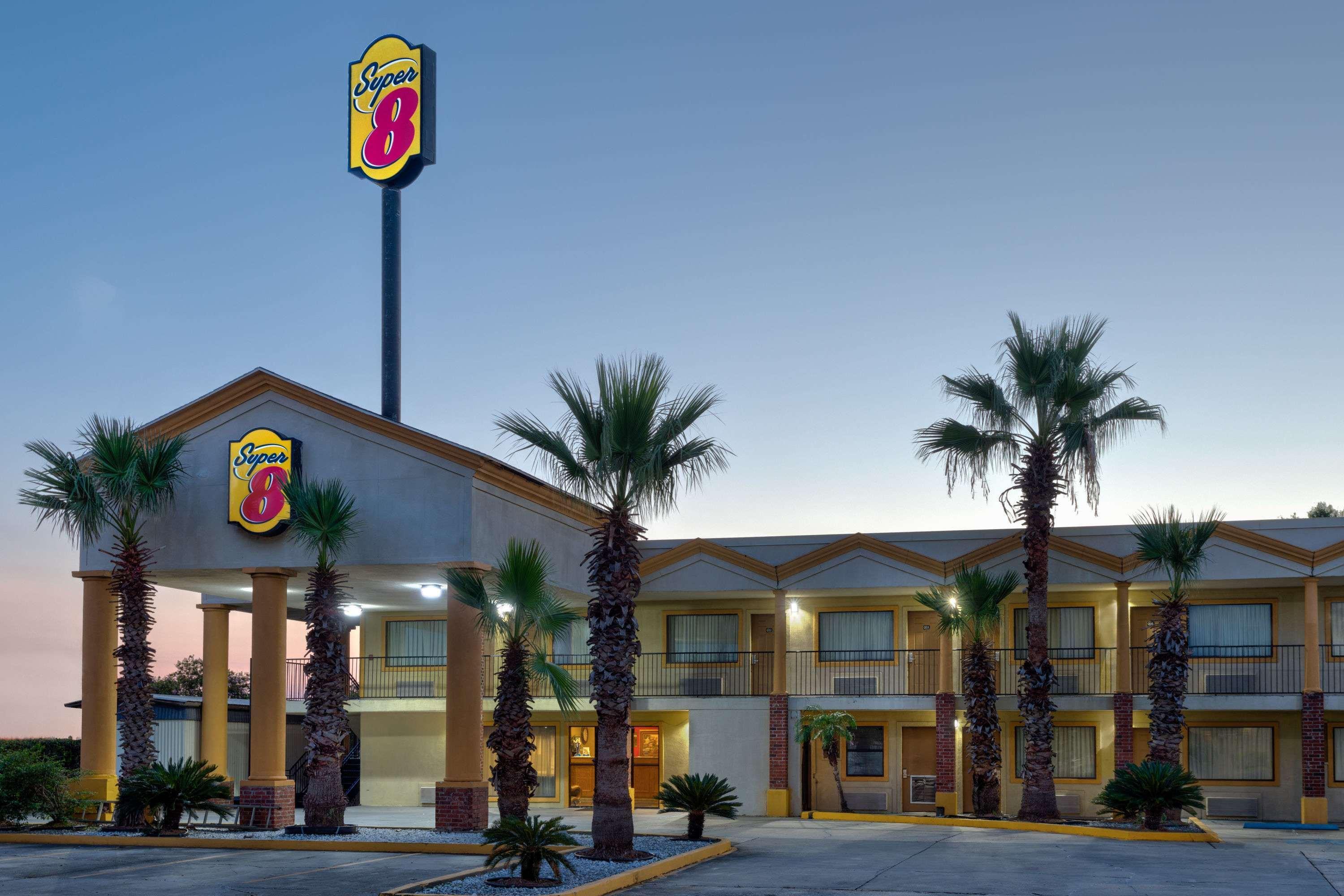 Super 8 By Wyndham Breaux Bridge Motel Exterior photo