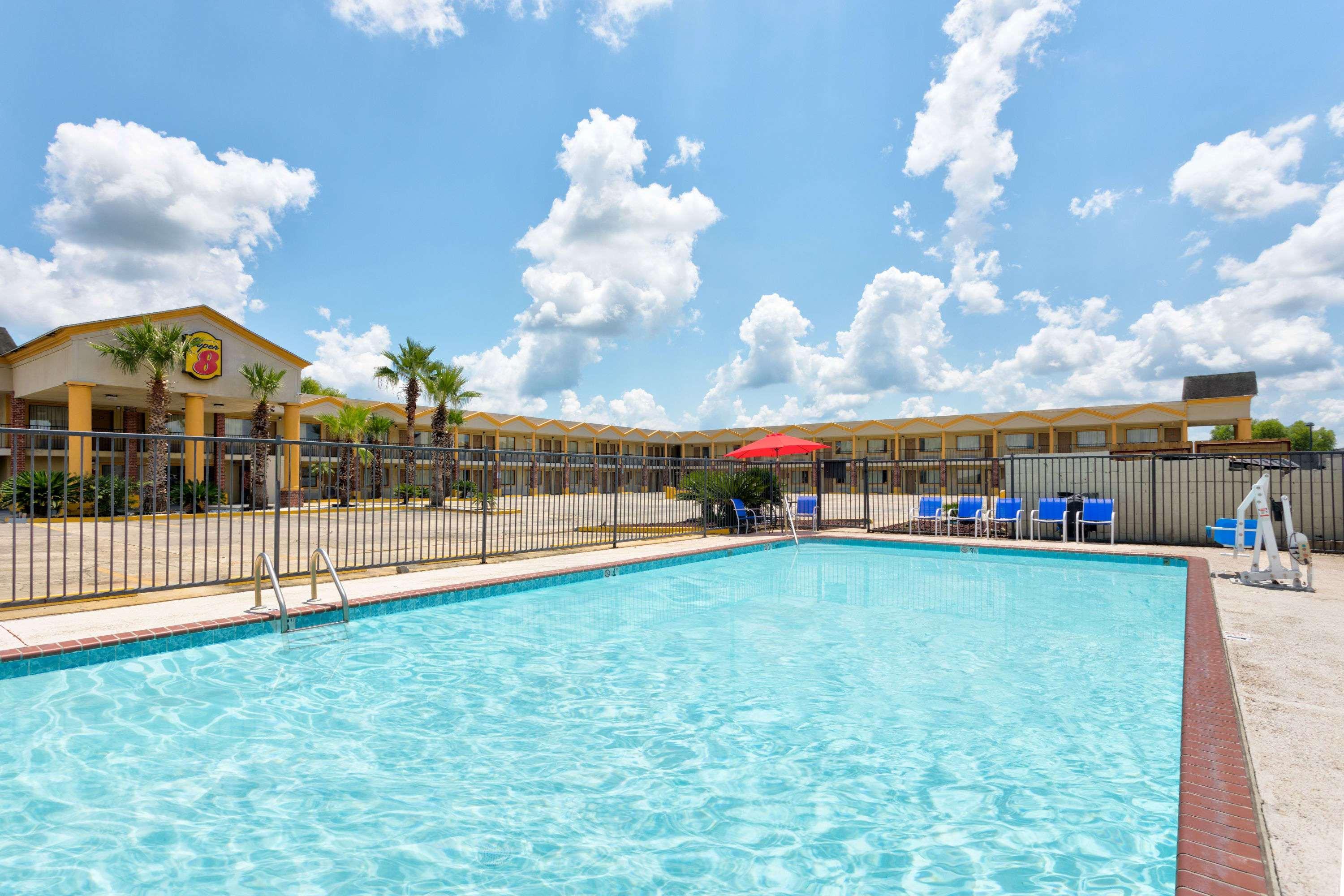 Super 8 By Wyndham Breaux Bridge Motel Exterior photo