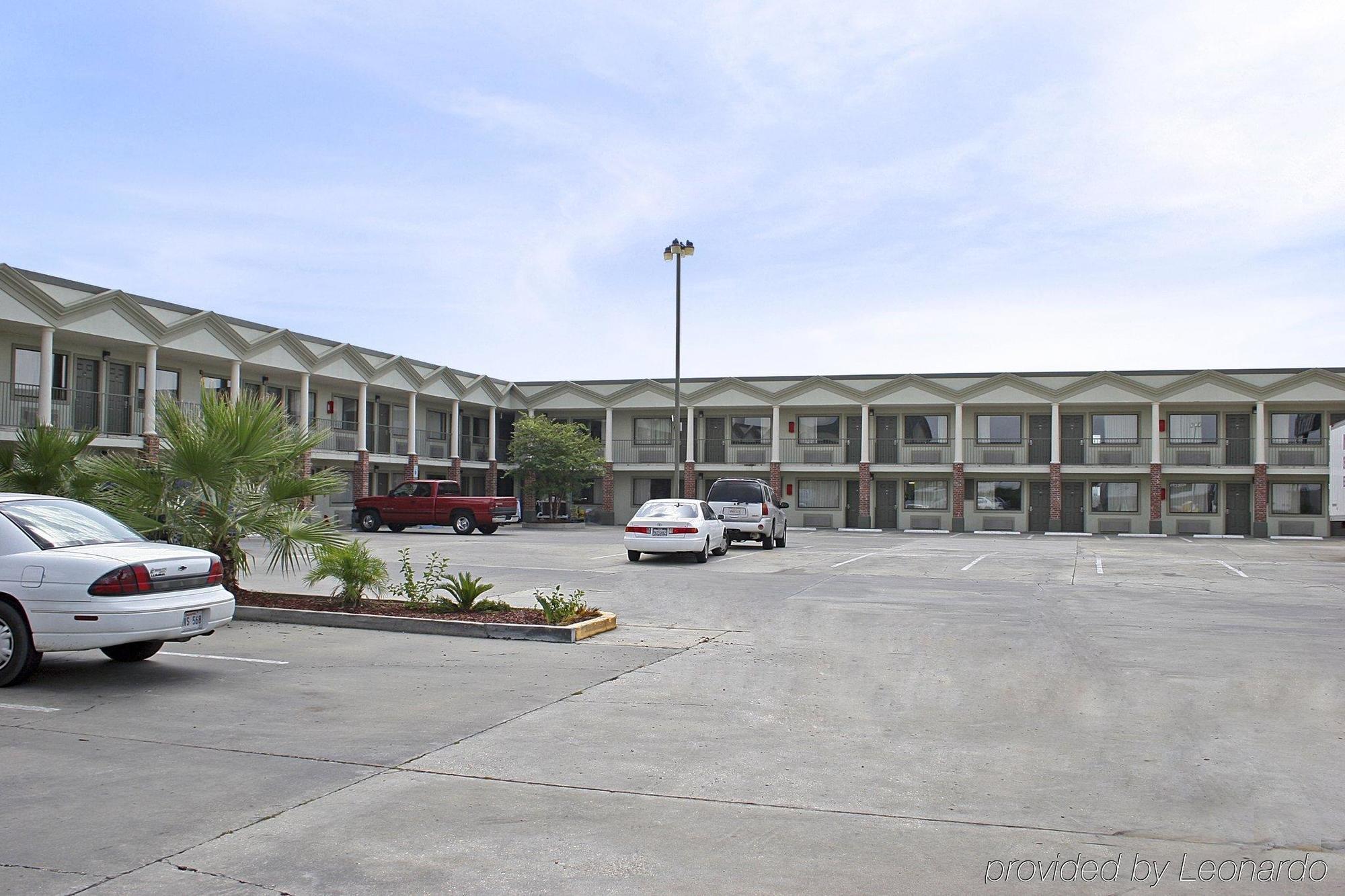 Super 8 By Wyndham Breaux Bridge Motel Exterior photo