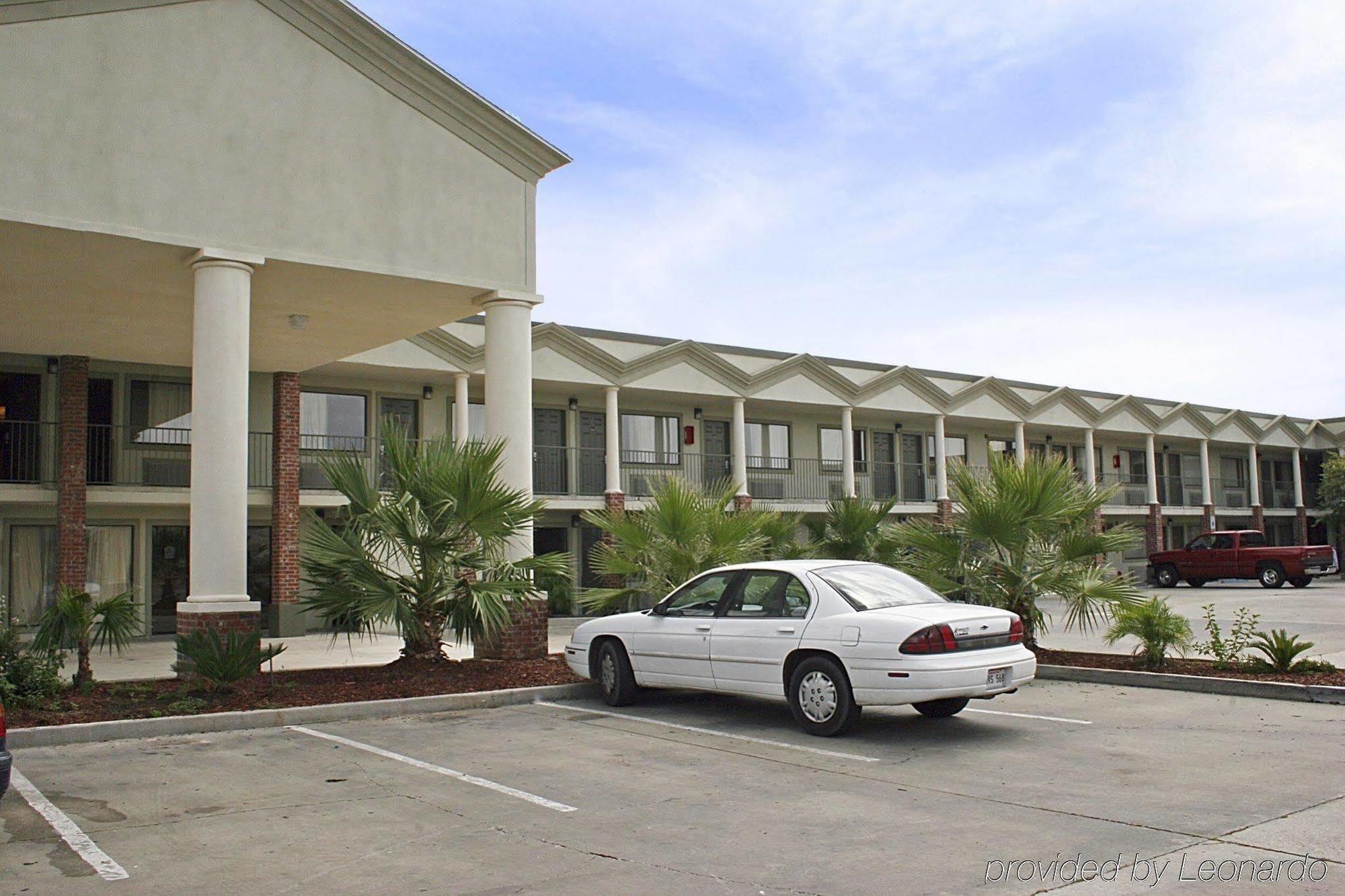 Super 8 By Wyndham Breaux Bridge Motel Exterior photo